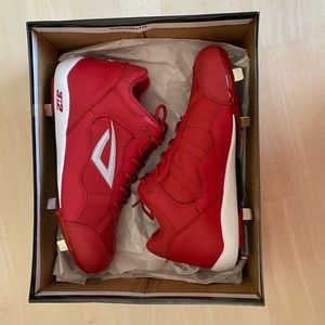 3n2 baseball/ softball cleats Men’s:8 Women’s: 10